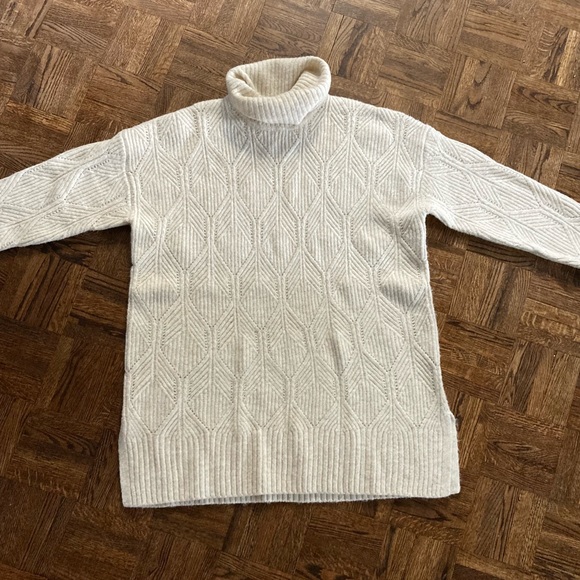 NWOT! Reitmans soft relaxed fit turtleneck sweater - Picture 6 of 16
